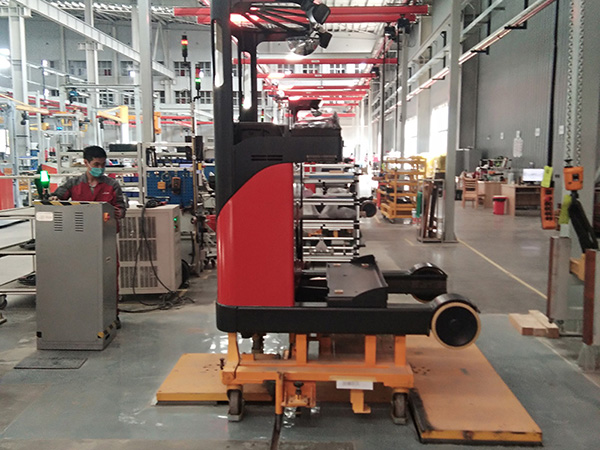 叉车装配线地藏举升机演示