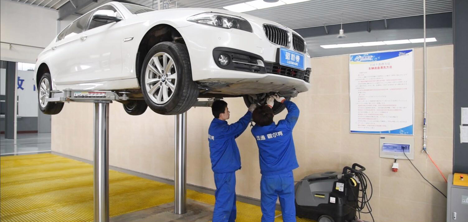 四柱举升机选购避坑指南：通和工程师详解油缸位置对安全的影响